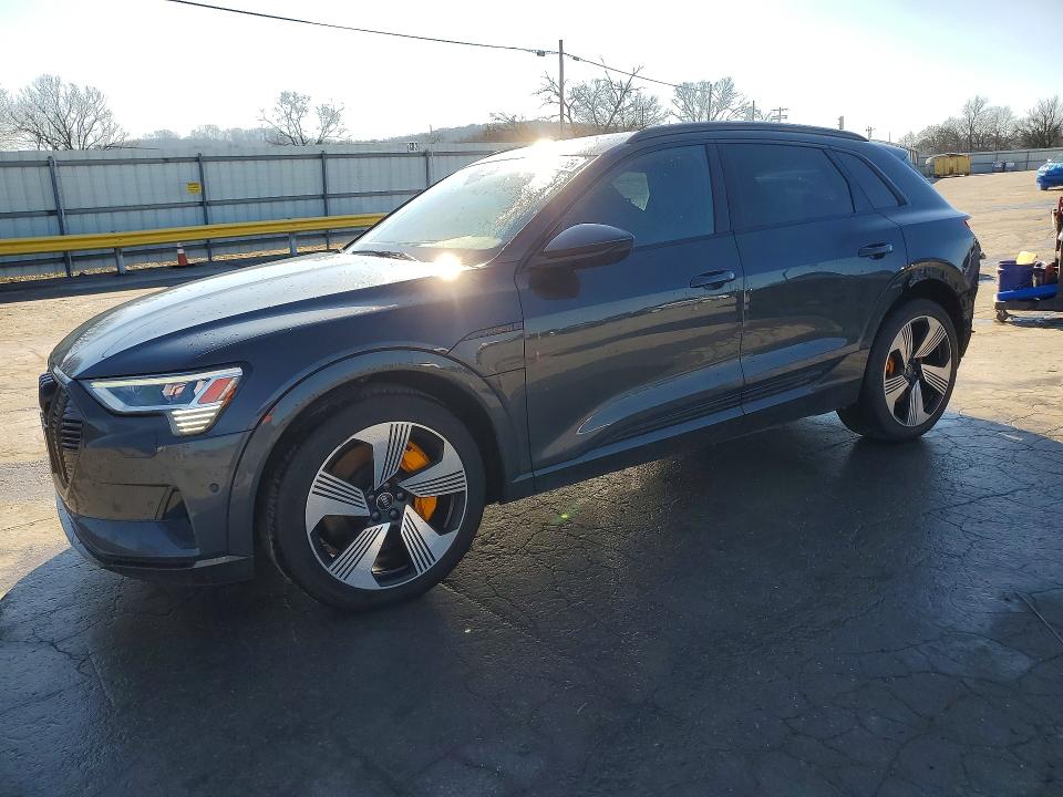 2022 Audi E-tron