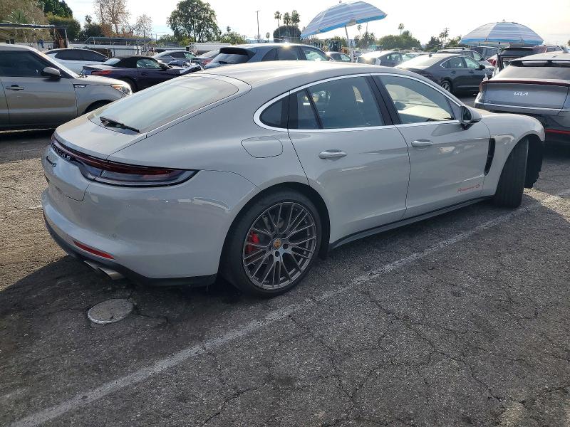 2022 Porsche Panamera