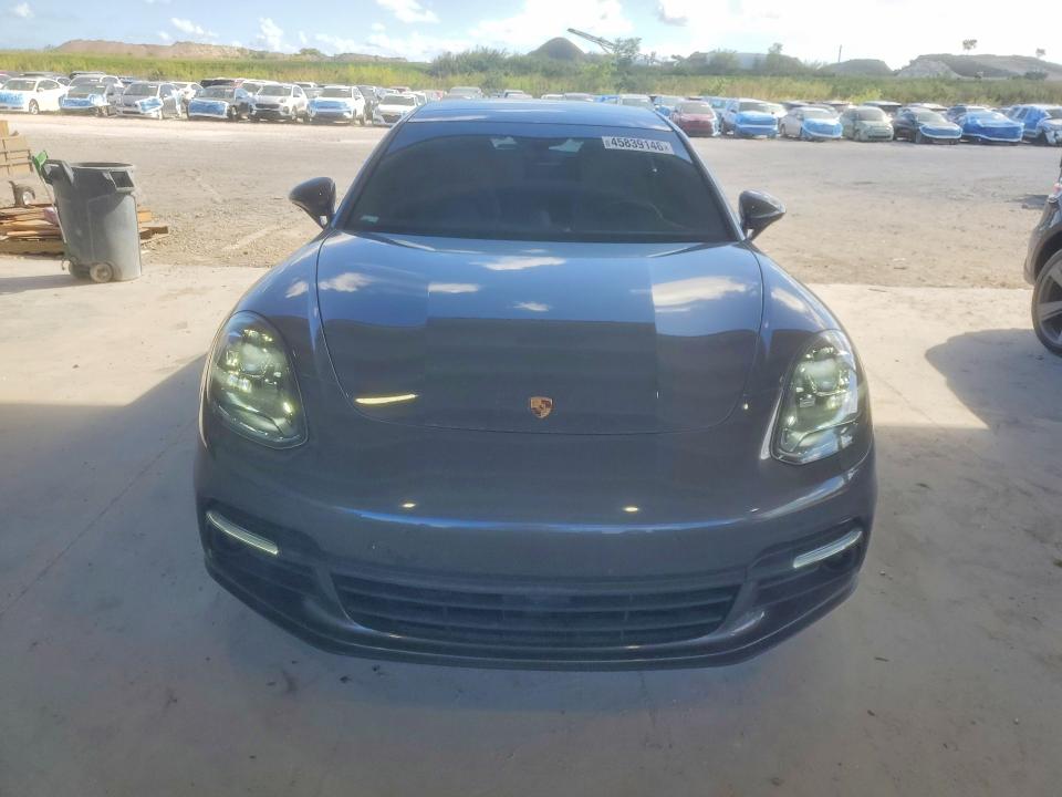 2018 Porsche Panamera