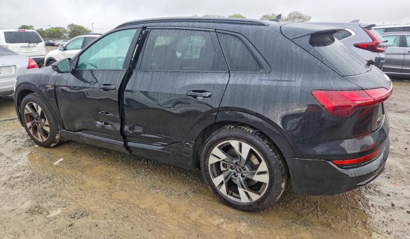 
								2021 Audi E-tron full									