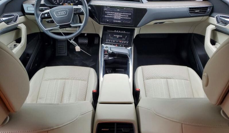 
								2021 Audi E-tron full									