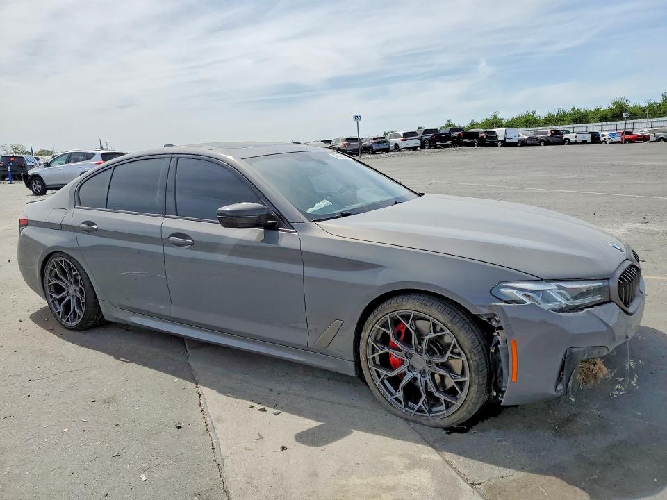 2022 BMW M5