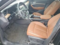 
										2022 Audi E-tron full									