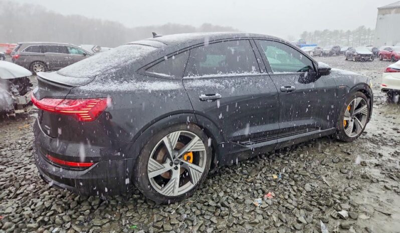
								2023 Audi E-tron full									