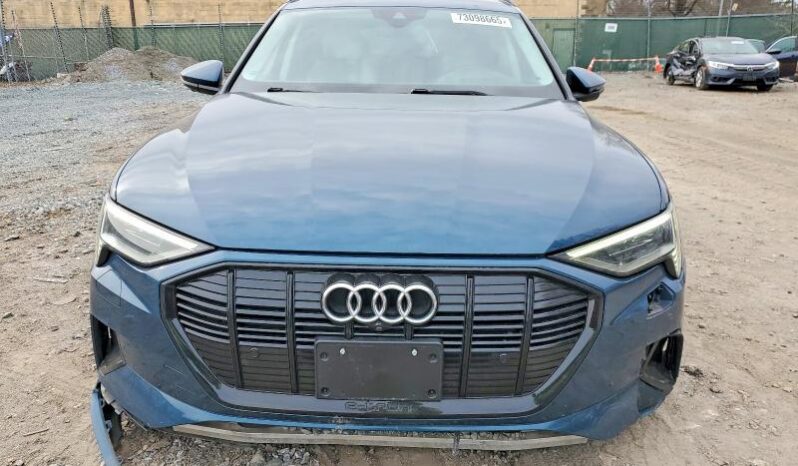 
								2021 Audi E-tron full									
