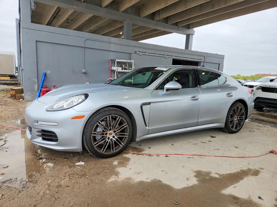 2016 Porsche Panamera