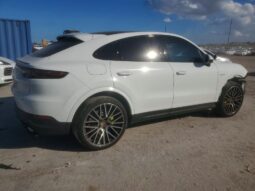 
										2022 Porsche Cayenne full									