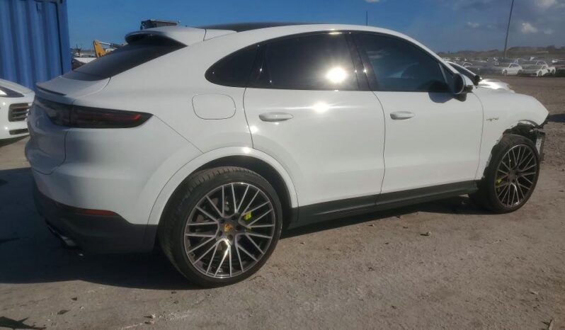 
								2022 Porsche Cayenne full									