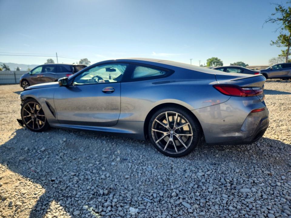 2022 BMW M8