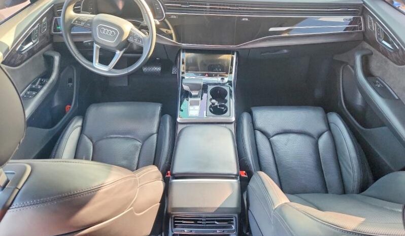 
								2019 Audi Q8 full									