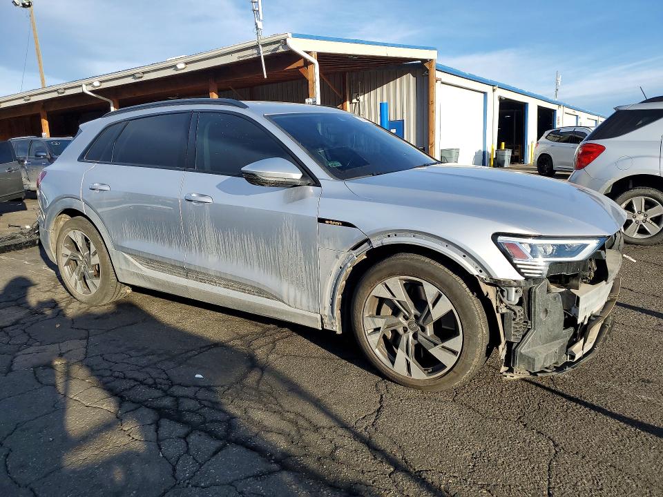 2022 Audi E-tron