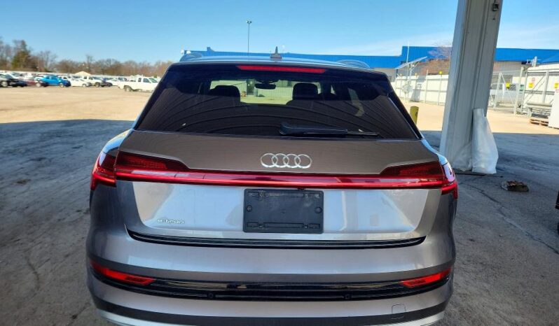 
								2019 Audi E-tron full									