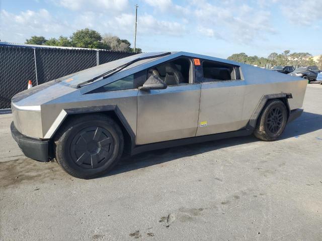 2025 Tesla Cybertruck
