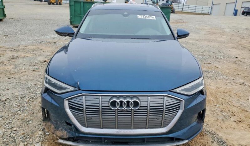 
								2021 Audi E-tron full									