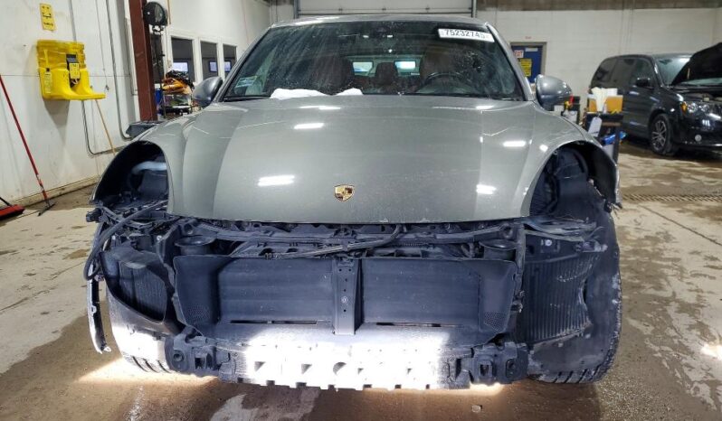 
								2016 Porsche Cayenne full									