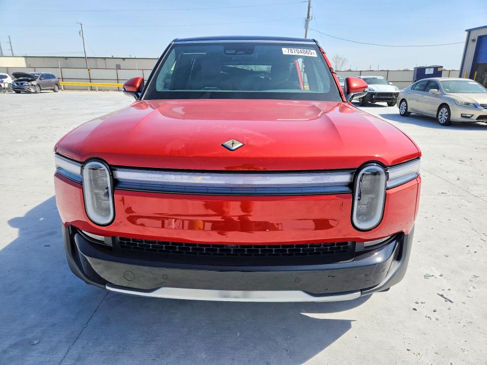 2025 Rivian R1s