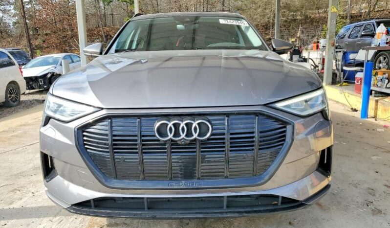 
								2021 Audi E-tron full									