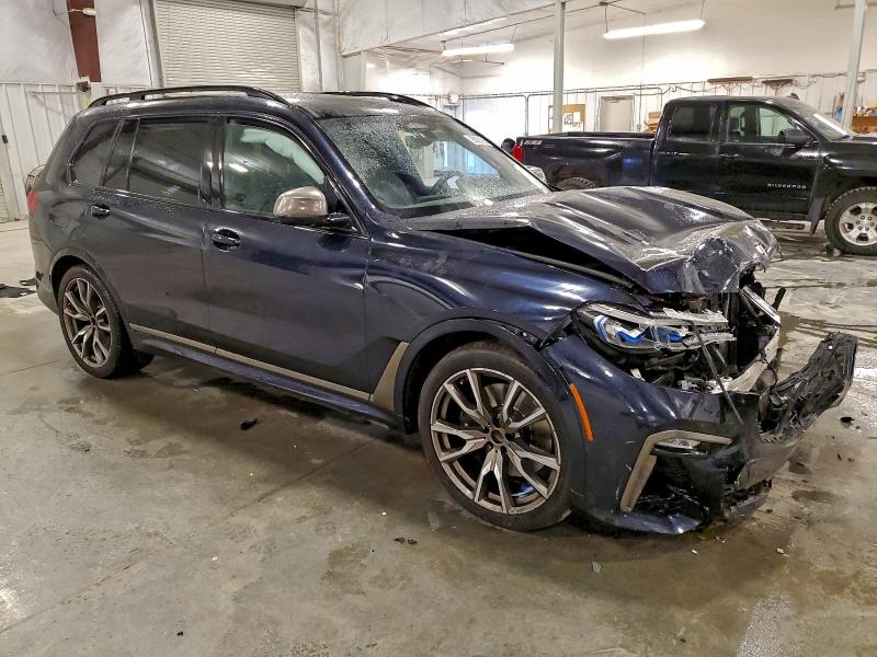 2022 BMW X7