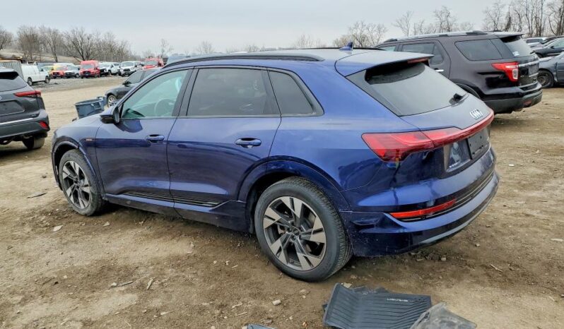 
								2022 Audi E-tron full									