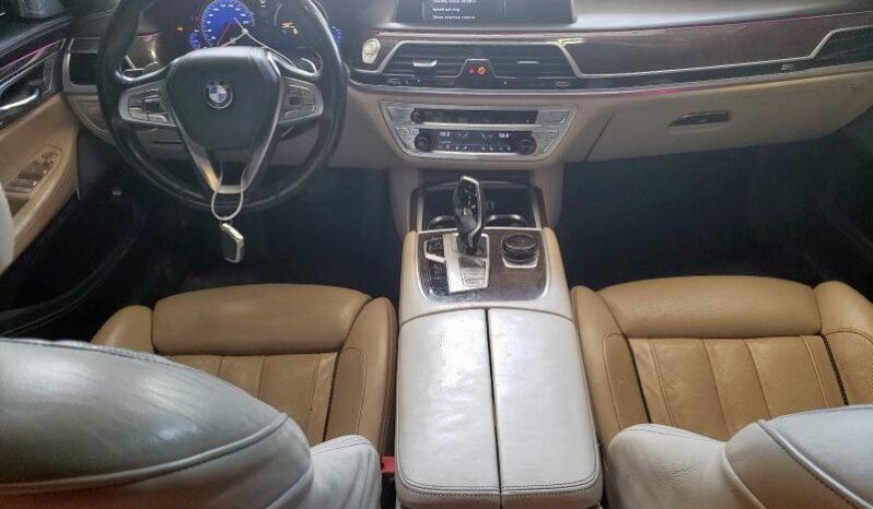 
								2017 BMW 7 series full									