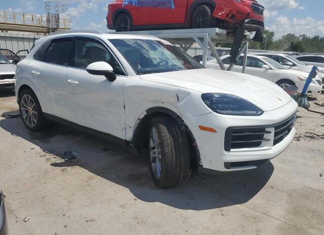 
								2024 Porsche Cayenne full									