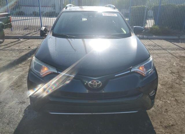 
								2018 Toyota Rav4 full									