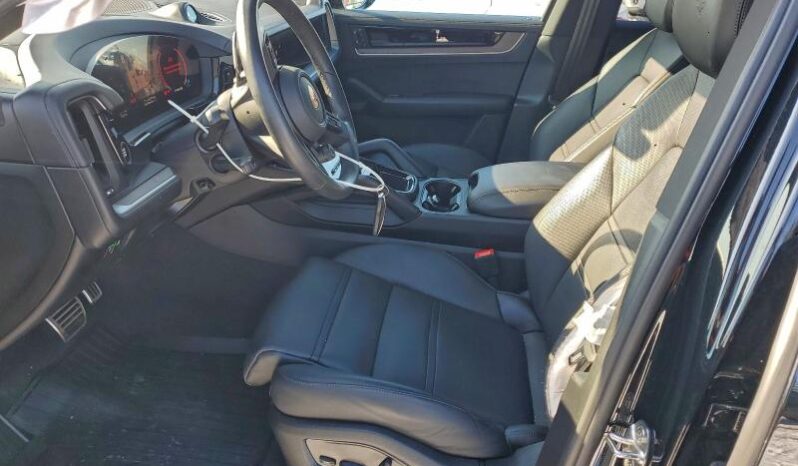 
								2025 Porsche Cayenne full									