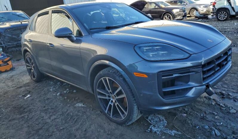 
								2024 Porsche Cayenne full									