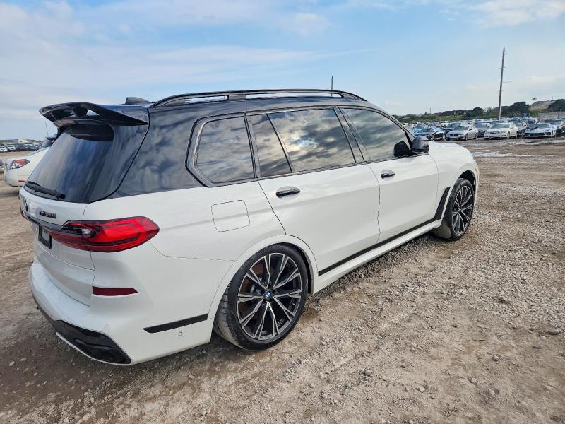 2021 BMW X7