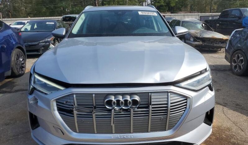 
								2022 Audi E-tron full									