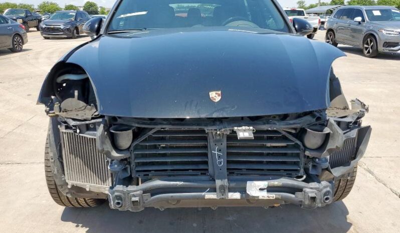 
								2018 Porsche Cayenne full									