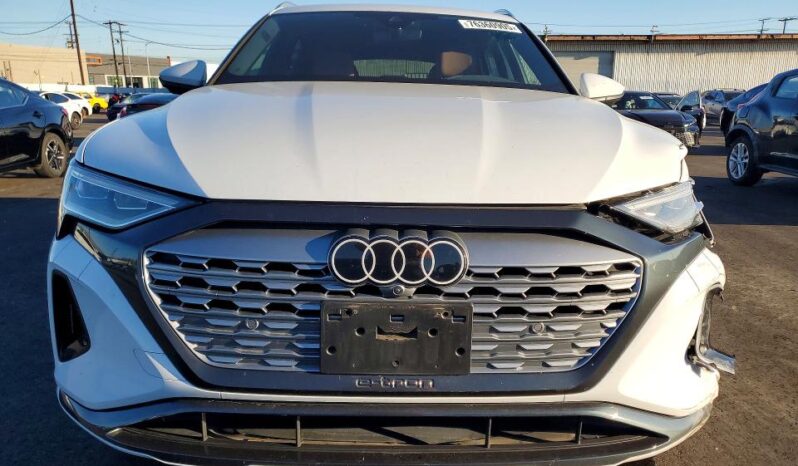 
								2024 Audi Q8 full									