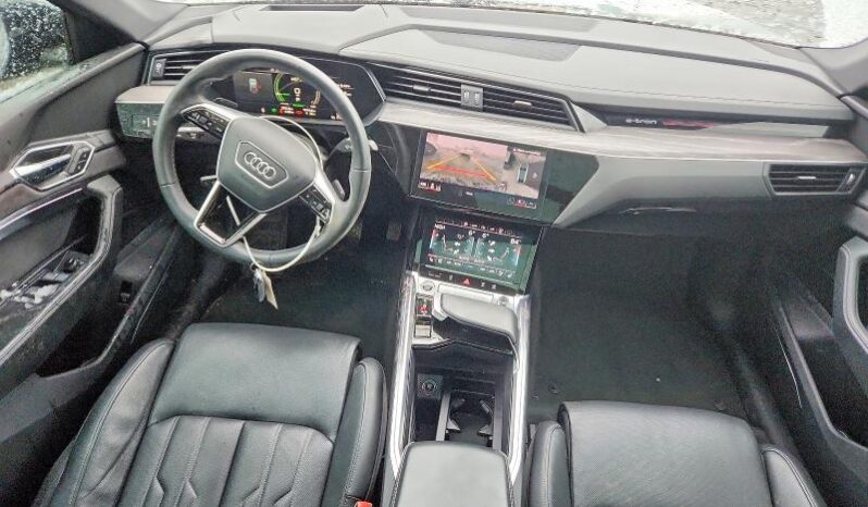 
								2023 Audi E-tron full									