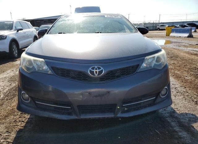 
								2014 Toyota Camry l full									