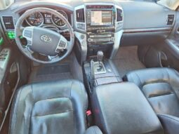 
										2013 Toyota Land cruiser full									