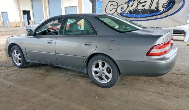 
								2000 Lexus Es 300 full									