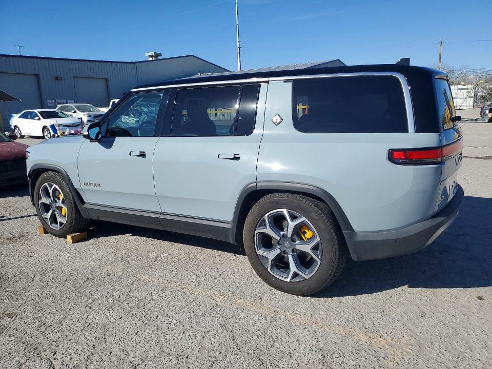 2024 Rivian R1s