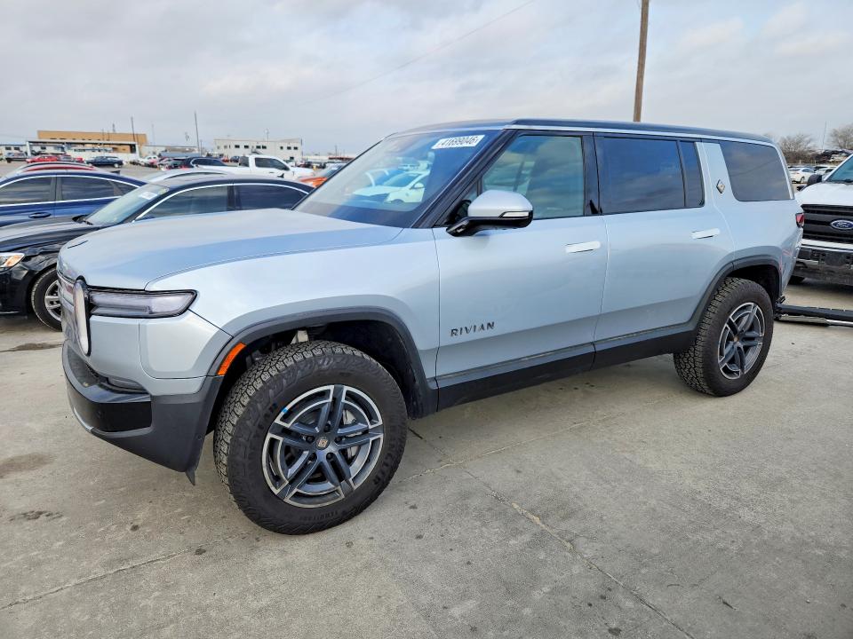 2026 Rivian R1s