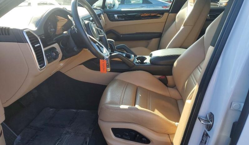
								2022 Porsche Cayenne full									