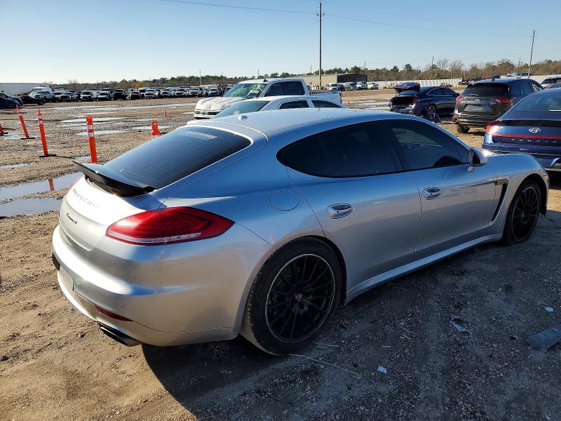 2016 Porsche Panamera