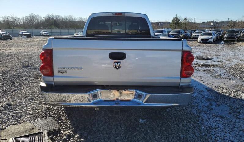 
								2005 Dodge Dakota full									