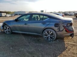 
										2019 Nissan Altima sr full									