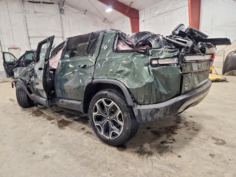 2025 Rivian R1s