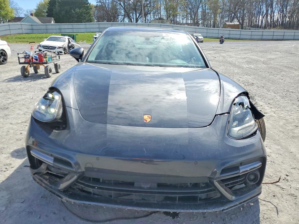 2018 Porsche Panamera
