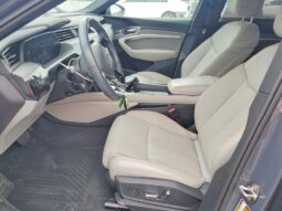 
										2024 Audi Q8 full									