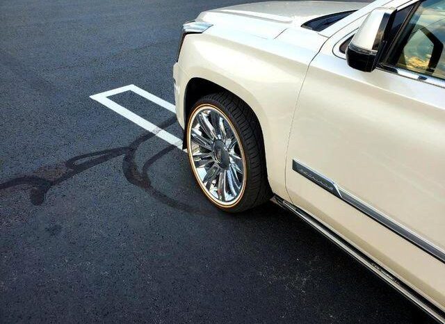 
								2016 Cadillac Escalade full									