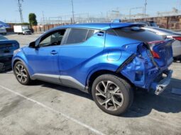 
										2019 Toyota C-hr full									