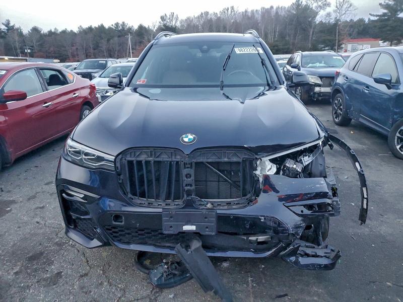 2022 BMW X7
