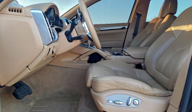 
								2016 Porsche Cayenne full									