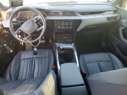 
										2023 Audi E-tron full									